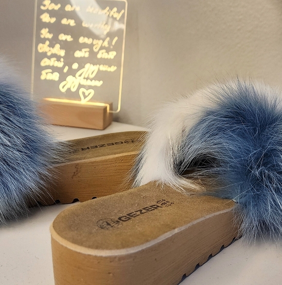 Hand Made Blue and White Fur Slide Sandals - Picture 11 of 12